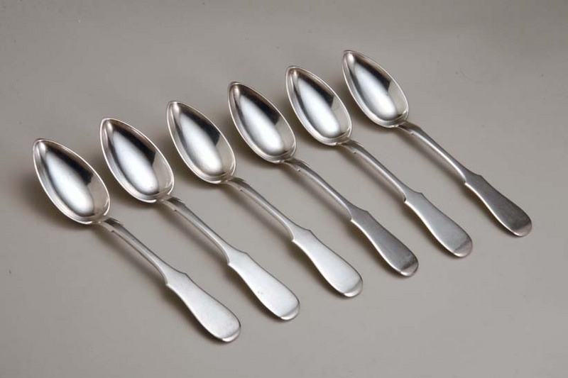 http://www.leopardantiques.com/object/image/download/1035/Russian%20Silver%20Tablespoon%20set%20(6)_Russian%20Flatware.Jpg