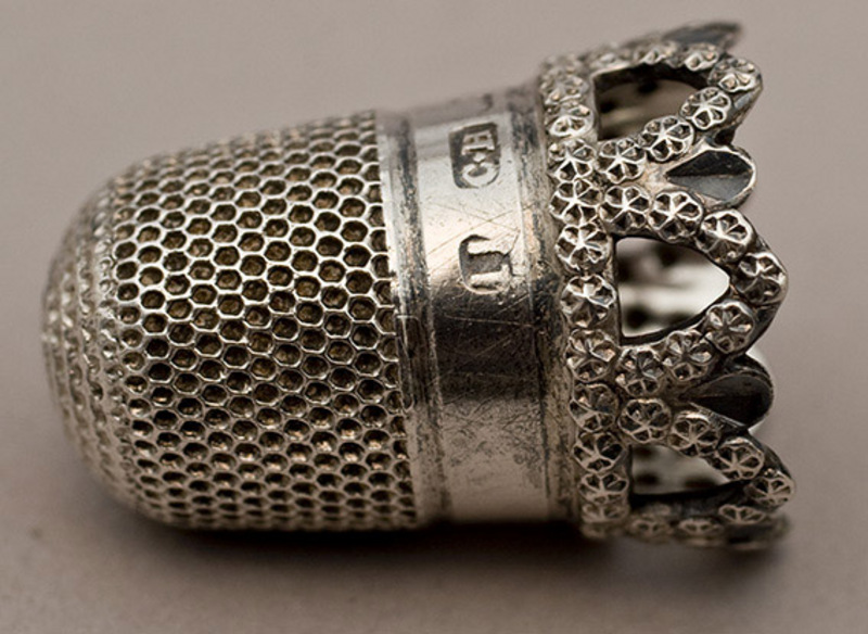 Antique%20Silver%20Thimble%20-%20Charles%20Horner_Side%20view.Jpg