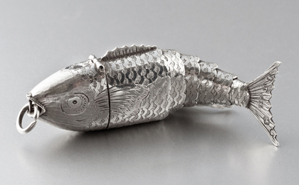 Georgian Novelty Silver Articulated Fish Vinaigrette - Lea & Co