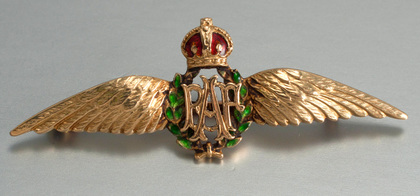 Gieves 15 Carat Gold & Enamel RAF Sweetheart Brooch - WW II
