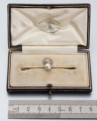 Grenadier Guards Diamond, Pearl and Gold Regimental Sweetheart Brooch