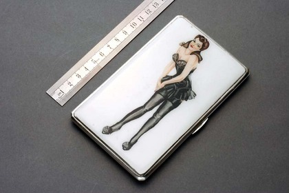 Silver Enamel Cigarette Case - Pin-up girl
