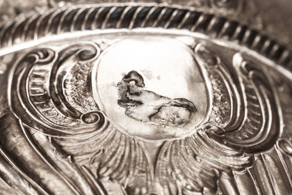 Early Georgian Silver Porringer - Portcullis Chained Crest, Porter or Beaufort Somerset Family